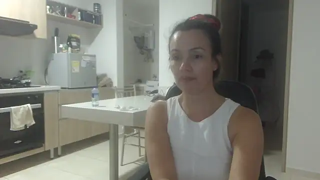Snapshot of LovePaula chatting on May 31, 2026, 11:50 pm LovePaula online show from May 31, 2026, 11:50 pm