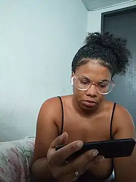 Snapshot of PrettahSantos chatting on July 29, 2026, 9:51 am PrettahSantos online show from July 29, 2026, 9:51 am