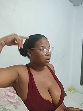 Snapshot of PrettahSantos chatting on July 31, 2026, 11:04 pm PrettahSantos online show from July 31, 2026, 11:04 pm