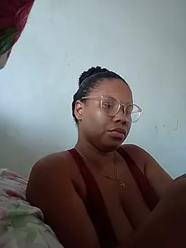 Snapshot of PrettahSantos chatting on August 5, 2026, 9:23 am PrettahSantos online show from August 5, 2026, 9:23 am