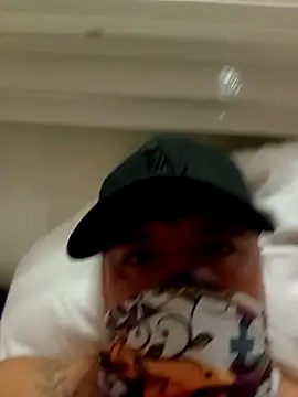 Snapshot of BentBolo chatting on November 20, 2025, 1:00 pm BentBolo online show from November 20, 2025, 1:00 pm