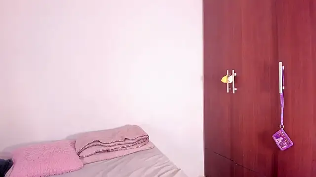 ScarlettRosetti online show from November 16, 2025, 2:06 am