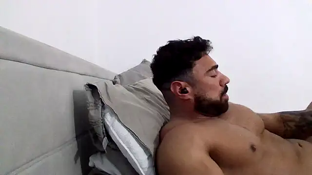 Snapshot of GymKing99 chatting on February 5, 2026, 12:10 pm GymKing99 online show from February 5, 2026, 12:10 pm