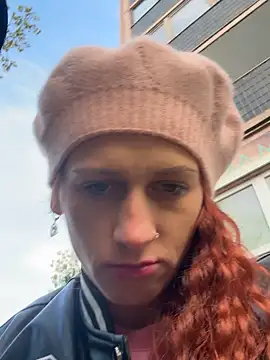 Snapshot of HotLenaX chatting on October 25, 2025, 2:35 pm HotLenaX online show from October 25, 2025, 2:35 pm