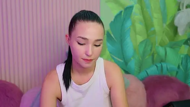 Amanda Choi online show from October 5, 2025, 6:06 pm