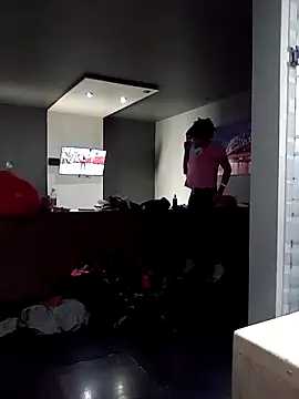 Snapshot of transreyna chatting on December 25, 2024, 8:17 pm transreyna online show from December 25, 2024, 8:17 pm