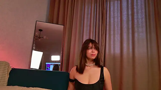EllaCanny online show from May 18, 2026, 5:02 am