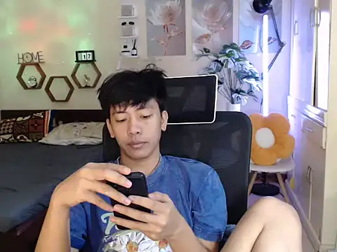 niel cumshow online show from December 18, 2025, 7:14 am