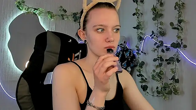 Snapshot of Elastikisss chatting on April 11, 2026, 8:18 am Elastikisss online show from April 11, 2026, 8:18 am