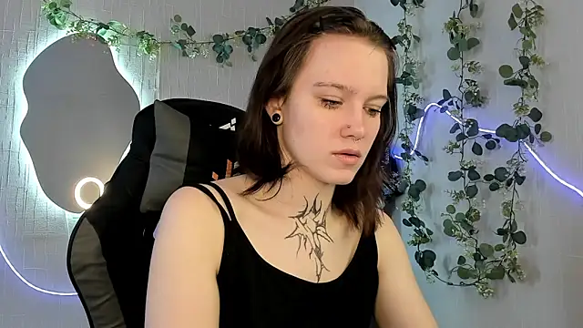 Snapshot of Elastikisss chatting on April 16, 2026, 6:14 am Elastikisss online show from April 16, 2026, 6:14 am