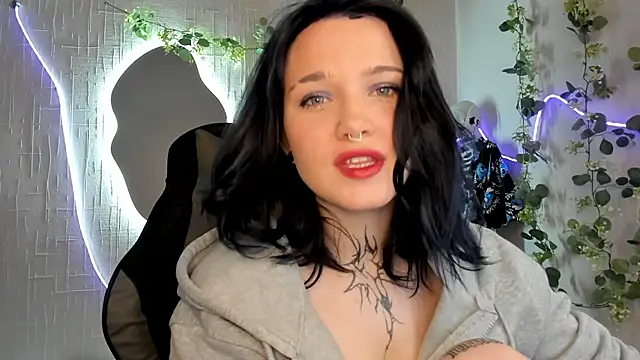 Snapshot of Elastikisss chatting on May 18, 2026, 11:32 pm Elastikisss online show from May 18, 2026, 11:32 pm
