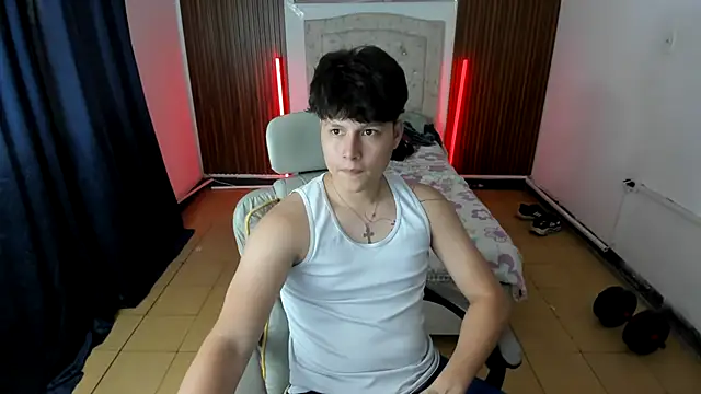 Snapshot of daniel_leon chatting on May 21, 2026, 6:48 pm daniel leon online show from May 21, 2026, 6:48 pm