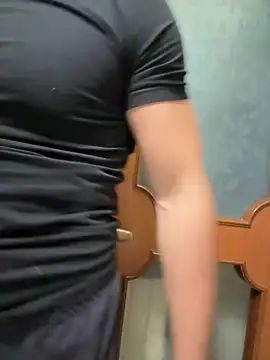 giovan2020 online show from November 10, 2025, 11:37 pm