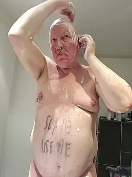 Snapshot of CgnWolf chatting on December 3, 2025, 8:07 pm CgnWolf online show from December 3, 2025, 8:07 pm