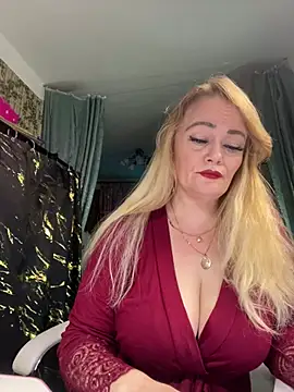 Snapshot of Sweet-blonde chatting on May 5, 2026, 7:11 pm Sweet-blonde online show from May 5, 2026, 7:11 pm