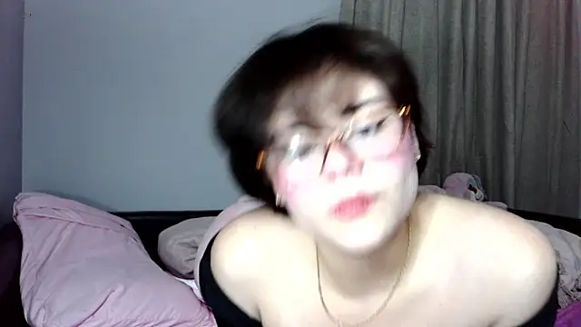 LunaMilav online show from September 23, 2025, 3:20 am