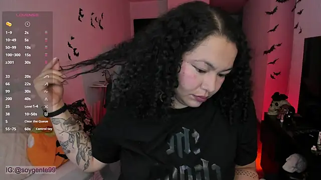 Snapshot of Chubby_Licius chatting on October 24, 2025, 11:45 pm Chubby Licius online show from October 24, 2025, 11:45 pm