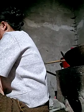 xuxulovezz online show from March 6, 2026, 12:07 am