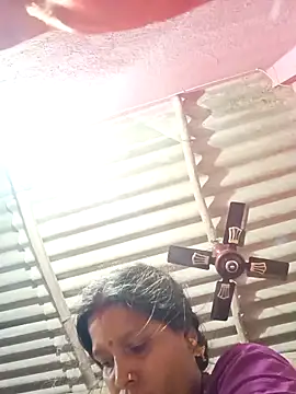 Snapshot of reya743 chatting on December 1, 2025, 12:15 am reya743 online show from December 1, 2025, 12:15 am