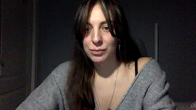 Snapshot of Myronell chatting on November 5, 2025, 6:19 pm Myronell online show from November 5, 2025, 6:19 pm