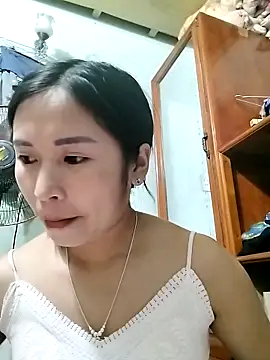 Snapshot of Mai4568 chatting on September 30, 2025, 12:32 pm Mai4568 online show from September 30, 2025, 12:32 pm