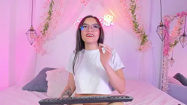 eimi rosse18 online show from February 3, 2026, 12:21 pm