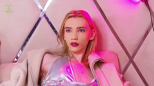 Snapshot of RobertDevine chatting on November 16, 2025, 8:25 pm RobertDevine online show from November 16, 2025, 8:25 pm