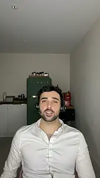 Snapshot of eauminerale chatting on June 25, 2026, 9:14 am eauminerale online show from June 25, 2026, 9:14 am