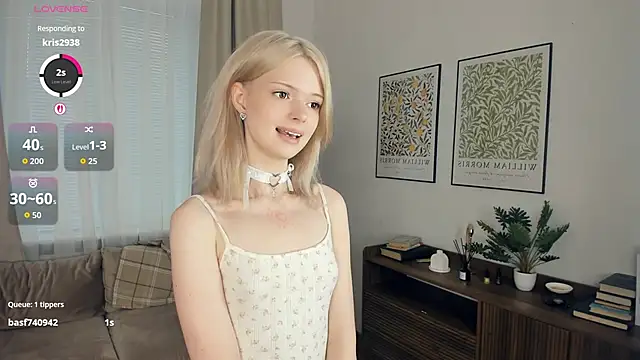 LaureMestler online show from October 19, 2025, 8:37 am