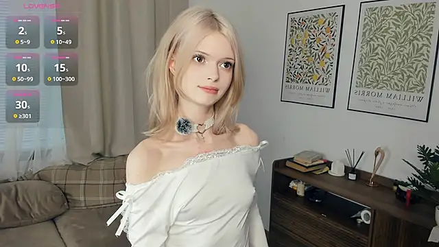 LaureMestler online show from December 1, 2025, 9:25 am