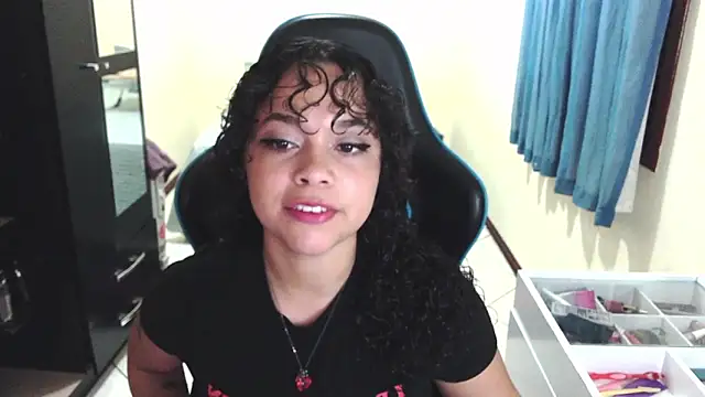 sweetamy326 online show from March 10, 2026, 10:15 pm