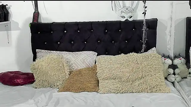 Snapshot of ValeryTatto chatting on May 11, 2026, 12:33 pm ValeryTatto online show from May 11, 2026, 12:33 pm