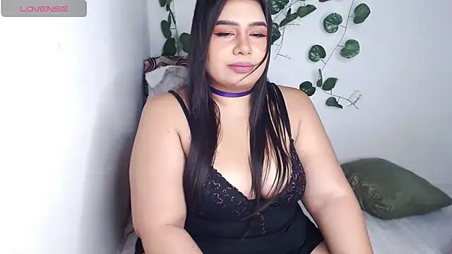 Snapshot of vivianepierss chatting on February 3, 2025, 8:13 am vivianepierss online show from February 3, 2025, 8:13 am