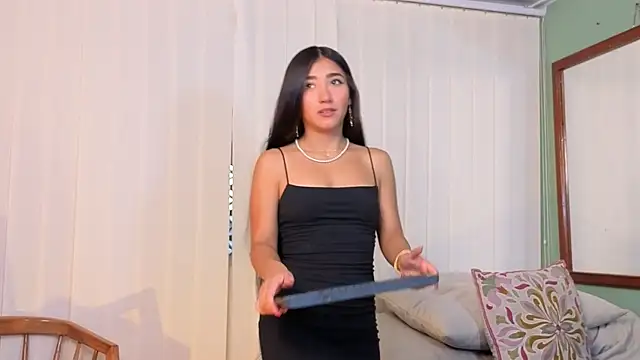 Mariana Kalo online show from July 27, 2026, 11:06 am