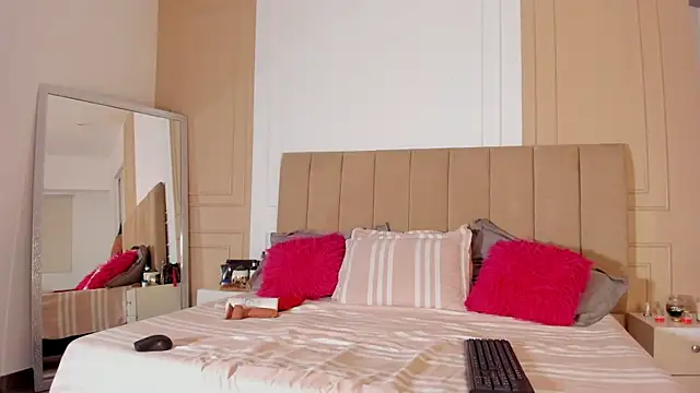 Snapshot of PatriciaFigueroa chatting on November 6, 2025, 7:26 pm PatriciaFigueroa online show from November 6, 2025, 7:26 pm