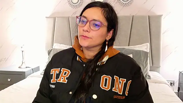 Snapshot of Michell_Monet chatting on April 26, 2026, 12:14 pm Michell Monet online show from April 26, 2026, 12:14 pm