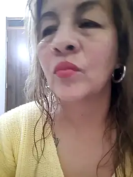 Snapshot of Abby-Blonde chatting on November 16, 2025, 9:31 pm Abby-Blonde online show from November 16, 2025, 9:31 pm