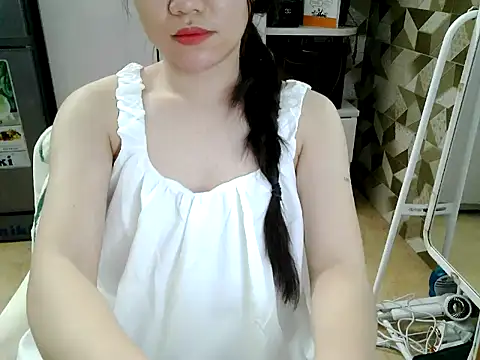 Ara4865 online show from December 18, 2025, 3:51 pm