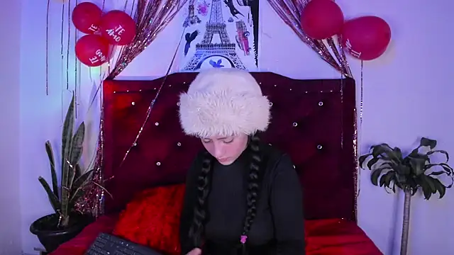 Snapshot of kitty__chs chatting on February 18, 2026, 3:19 pm kitty chs online show from February 18, 2026, 3:19 pm