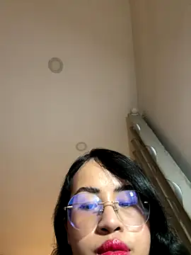 EllieYoon online show from December 4, 2025, 3:21 pm