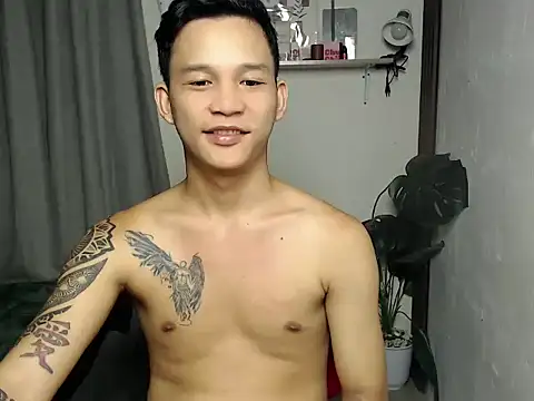 Snapshot of asianmonstercock05 chatting on June 1, 2026, 12:40 pm asianmonstercock05 online show from June 1, 2026, 12:40 pm