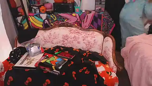 xofrankiefinexo online show from October 12, 2025, 7:24 pm