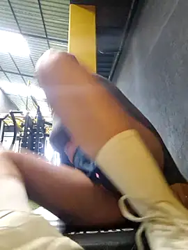 Snapshot of Coraline__dk2 chatting on October 2, 2025, 12:23 pm Coraline dk2 online show from October 2, 2025, 12:23 pm