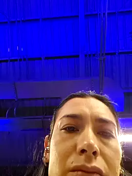 Snapshot of Coraline__dk2 chatting on October 19, 2025, 1:34 pm Coraline dk2 online show from October 19, 2025, 1:34 pm