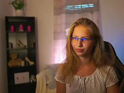 emmie murray online show from September 26, 2025, 1:04 pm