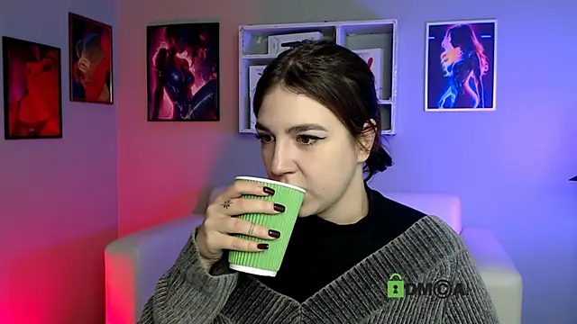 justcamila  online show from October 8, 2025, 11:41 am