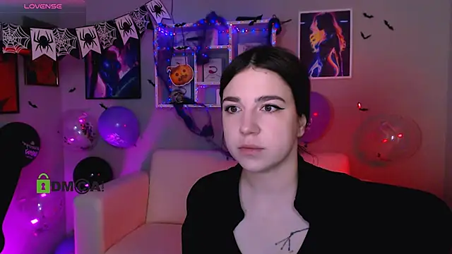 justcamila  online show from October 29, 2025, 10:28 am