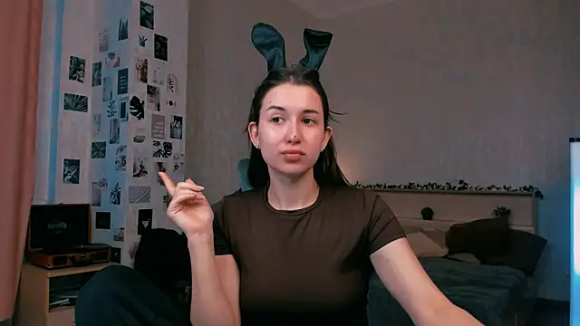 raviolly046 online show from October 22, 2025, 12:49 pm