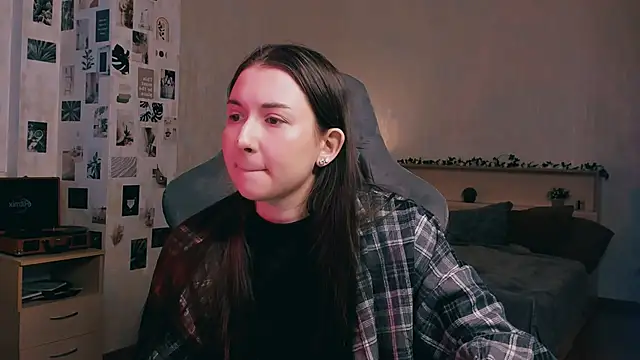 raviolly046 online show from November 10, 2025, 12:26 pm