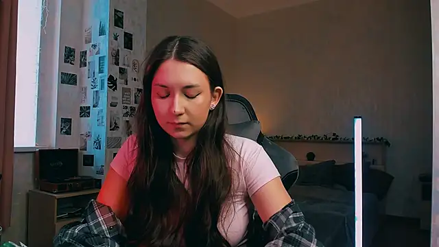 raviolly046 online show from November 11, 2025, 11:43 am